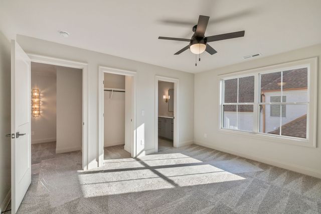 5548 Sinclair St, Murfreesboro, TN 37127