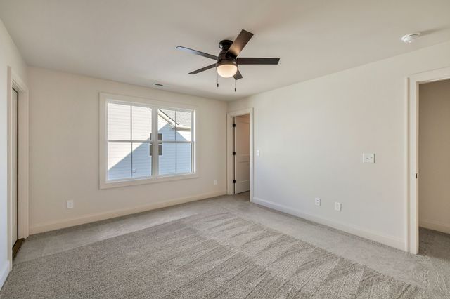 5548 Sinclair St, Murfreesboro, TN 37127