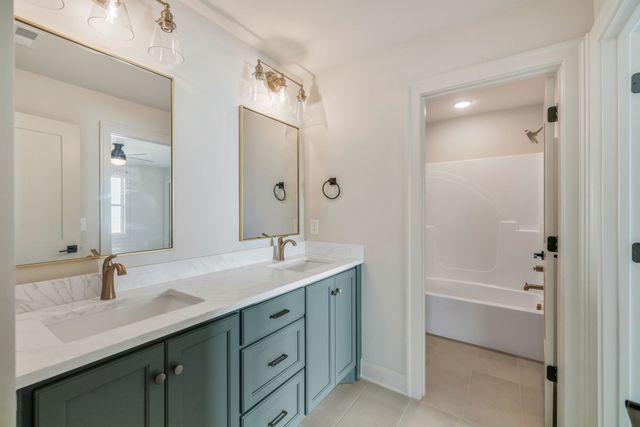 5548 Sinclair St, Murfreesboro, TN 37127