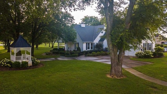 5548 Sinclair St, Murfreesboro, TN 37127