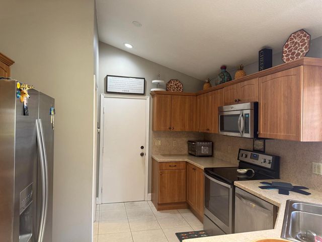 6803 Bitterbush Place, Boynton Beach, FL 33472