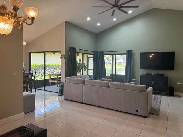 6803 Bitterbush Place, Boynton Beach, FL 33472