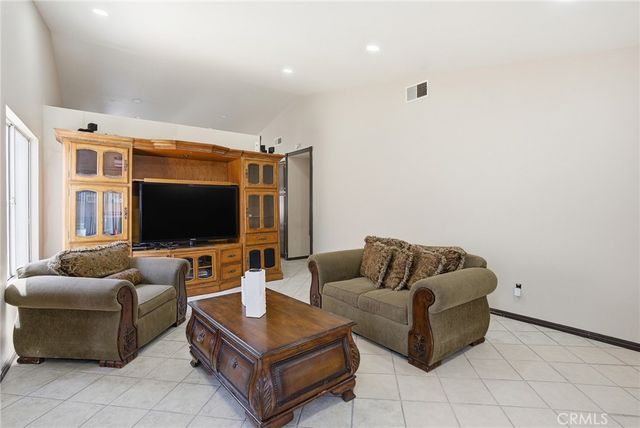 37621 Harvey, Palmdale, CA 93550