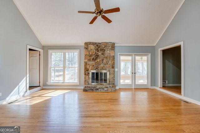 1100 Willow Bend, Roswell, GA 30075