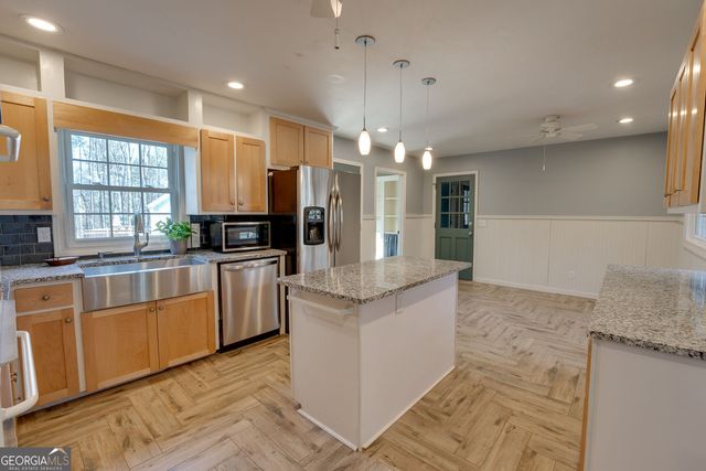 1100 Willow Bend, Roswell, GA 30075