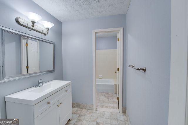 1100 Willow Bend, Roswell, GA 30075