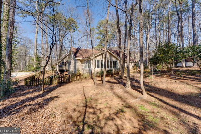 1100 Willow Bend, Roswell, GA 30075