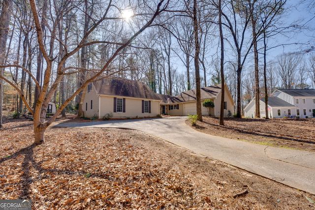 1100 Willow Bend, Roswell, GA 30075