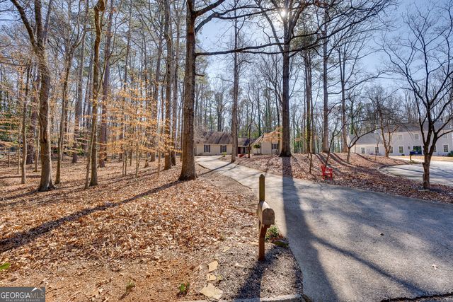 1100 Willow Bend, Roswell, GA 30075