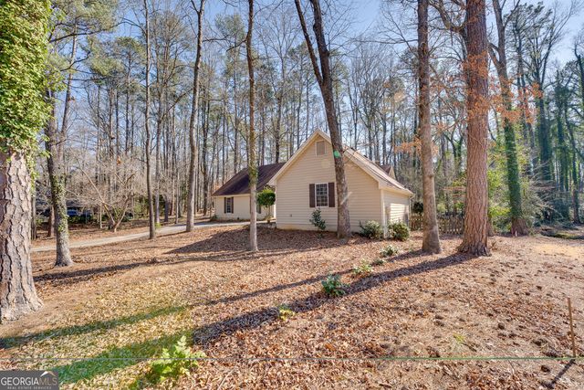 1100 Willow Bend, Roswell, GA 30075