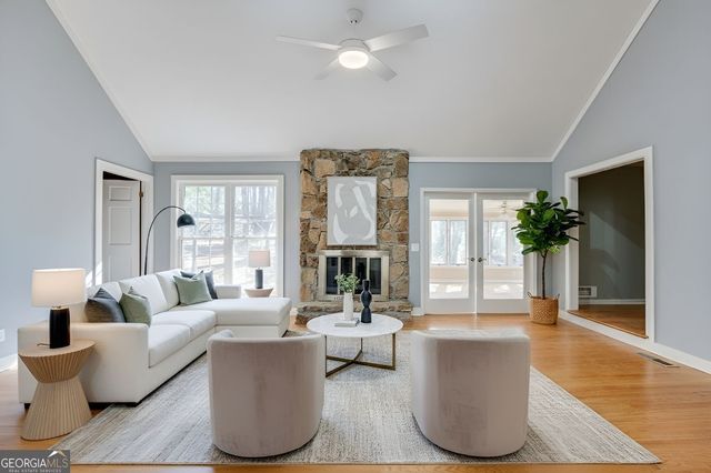 1100 Willow Bend, Roswell, GA 30075