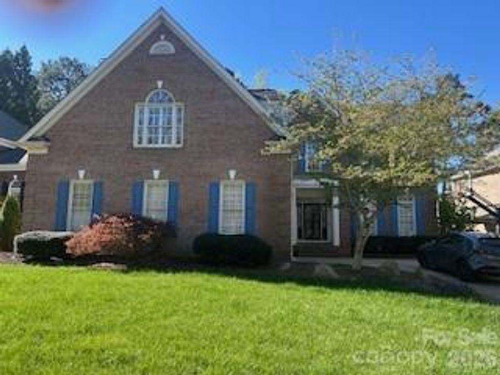 18815 Dembridge Drive, Davidson, NC 28036