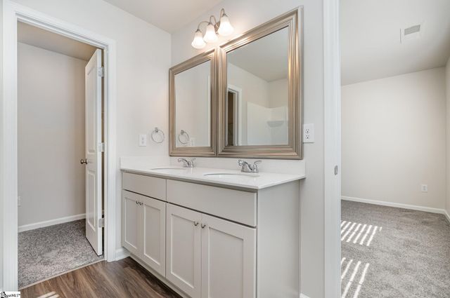 645 Blossom Run, Spartanburg, SC 29307