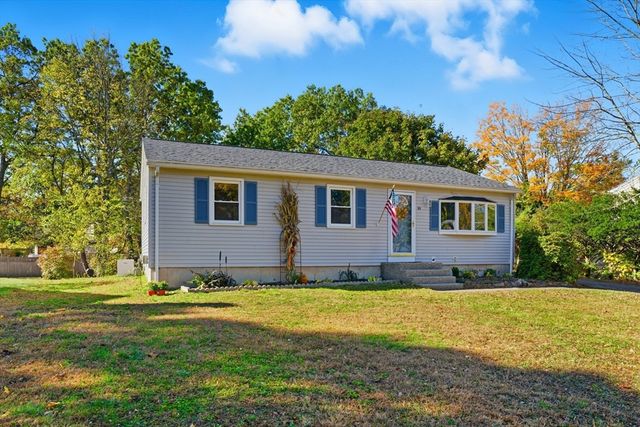 22 Phelps St, Easthampton, MA 01027