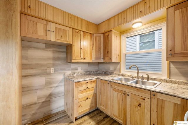 1604 Lincoln Avenue, Plattsmouth, NE 68048