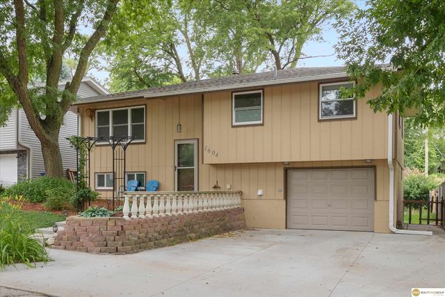 1604 Lincoln Avenue, Plattsmouth, NE 68048