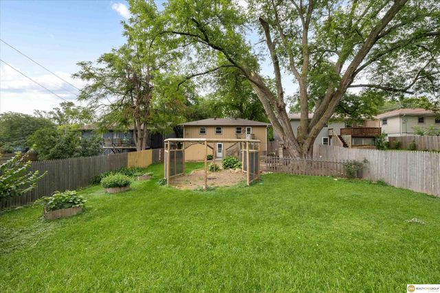 1604 Lincoln Avenue, Plattsmouth, NE 68048