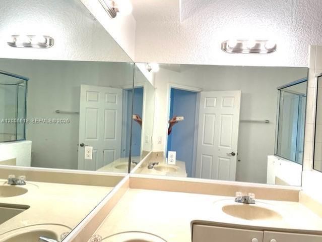 8157 NW 108th Pl, Doral, FL 33178