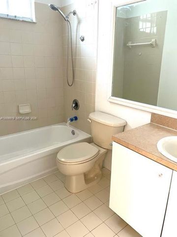 8157 NW 108th Pl, Doral, FL 33178