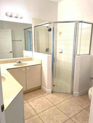 8157 NW 108th Pl, Doral, FL 33178