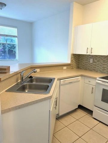 8157 NW 108th Pl, Doral, FL 33178