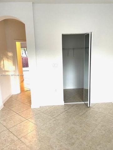 8157 NW 108th Pl, Doral, FL 33178