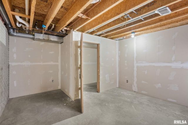 973 17TH Avenue, Silvis, IL 61282