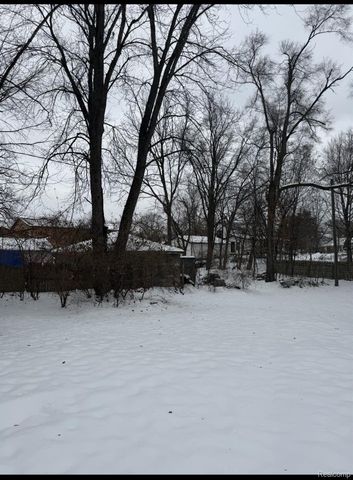 220 Pearl Street, Pinckney Village, MI 48169