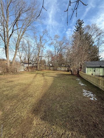 220 Pearl Street, Pinckney Village, MI 48169