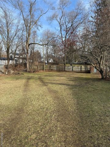 220 Pearl Street, Pinckney Village, MI 48169