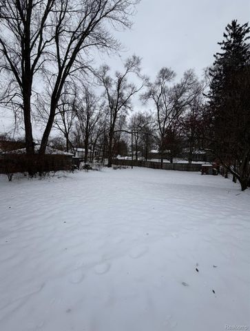 220 Pearl Street, Pinckney Village, MI 48169