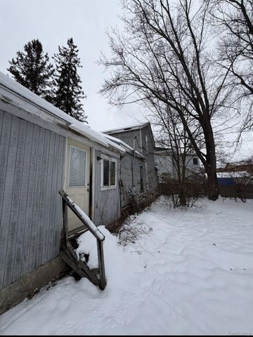 220 Pearl Street, Pinckney Village, MI 48169