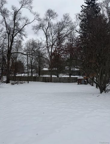 220 Pearl Street, Pinckney Village, MI 48169