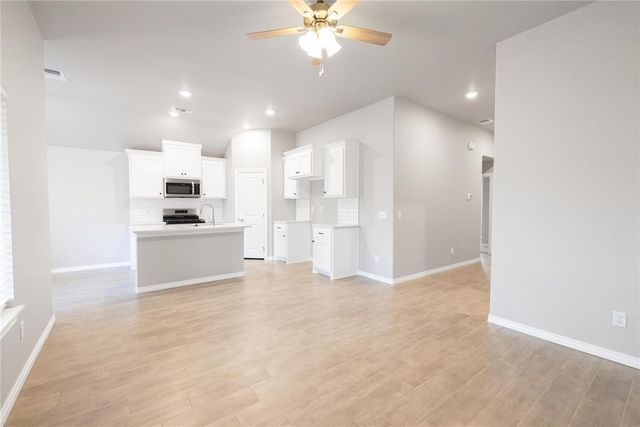 9113 NW 127th Street, Yukon, OK 73099