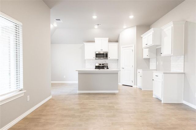 9113 NW 127th Street, Yukon, OK 73099