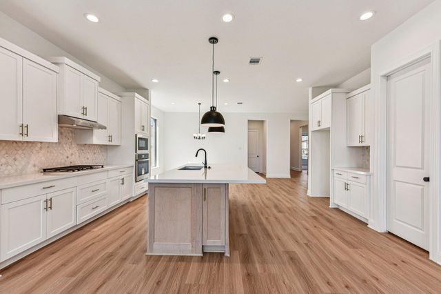116 International, Buda, TX 78610