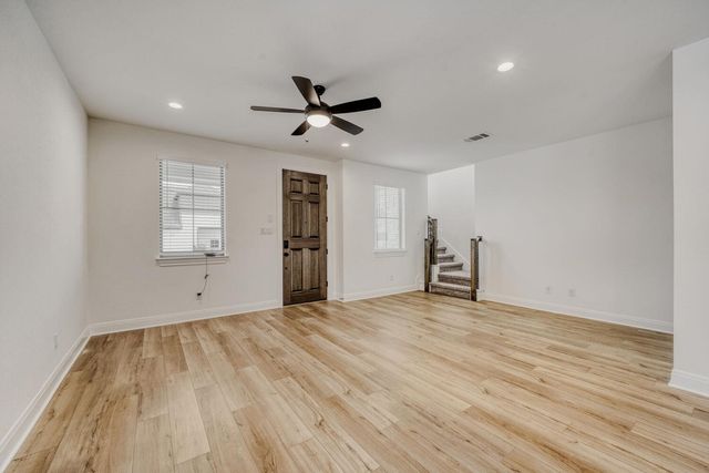 116 International, Buda, TX 78610