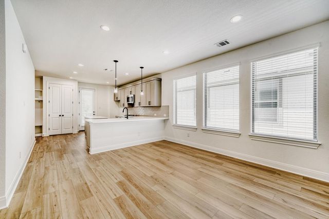 116 International, Buda, TX 78610