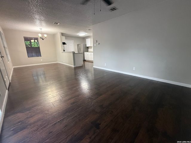 918 W Harding Blvd, San Antonio, TX 78221