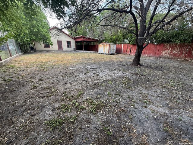 918 W Harding Blvd, San Antonio, TX 78221