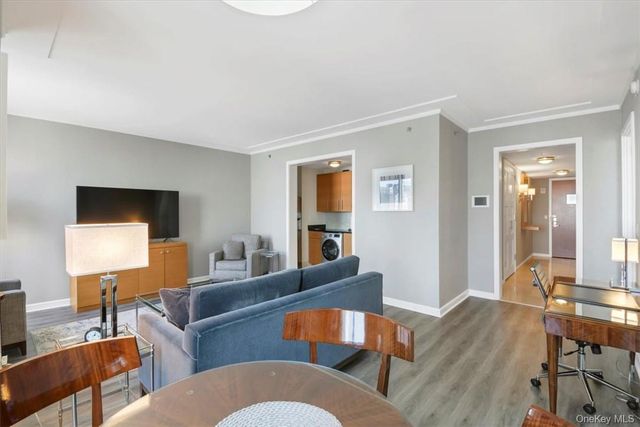 1 Renaissance Square 9D, White Plains, NY 10601