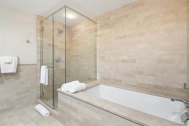 1 Renaissance Square 9D, White Plains, NY 10601