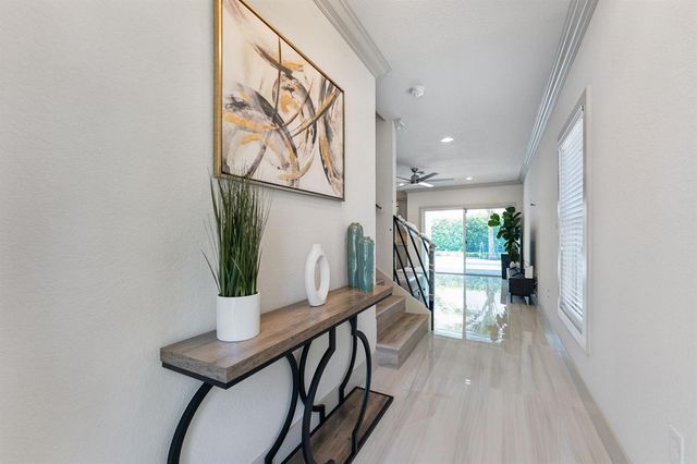 522 Lucky Lane, Delray Beach, FL 33444