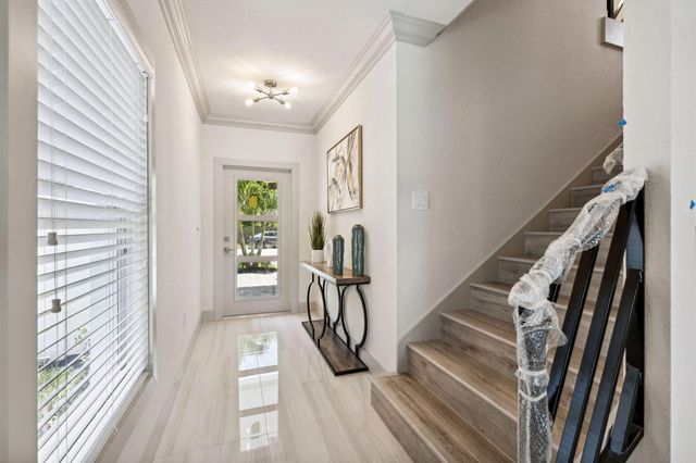522 Lucky Lane, Delray Beach, FL 33444