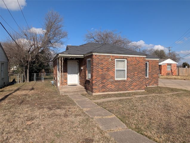 2600 W Bewick Street, Fort Worth, TX 76109
