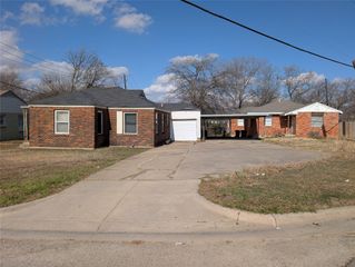 2600 W Bewick Street, Fort Worth, TX 76109