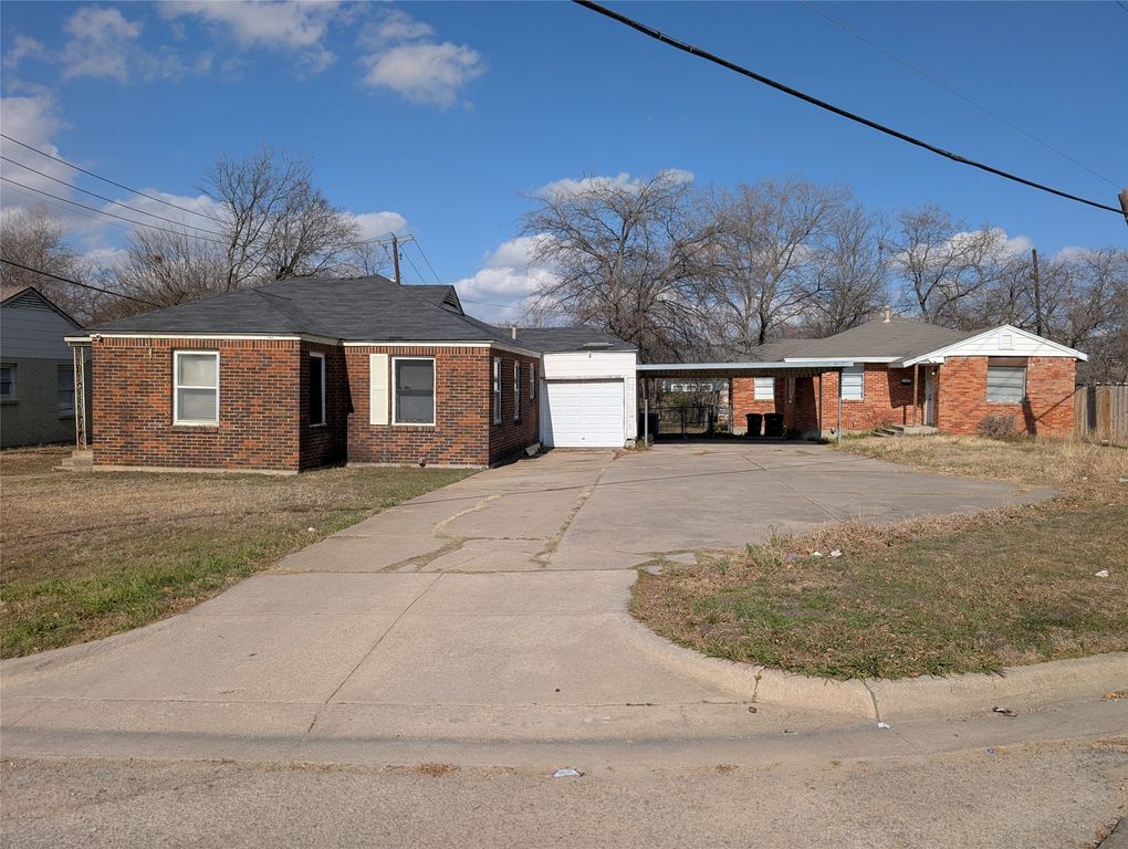 2600 W Bewick Street, Fort Worth, TX 76109