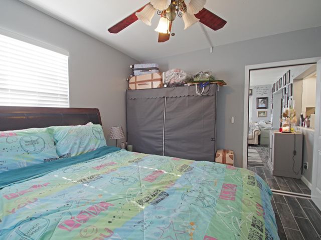 5813 NW 82nd Avenue, Tamarac, FL 33321