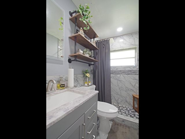 5813 NW 82nd Avenue, Tamarac, FL 33321