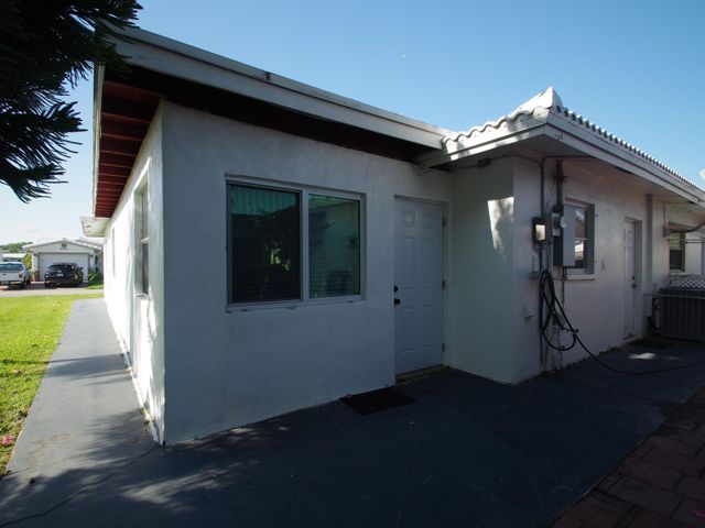 5813 NW 82nd Avenue, Tamarac, FL 33321